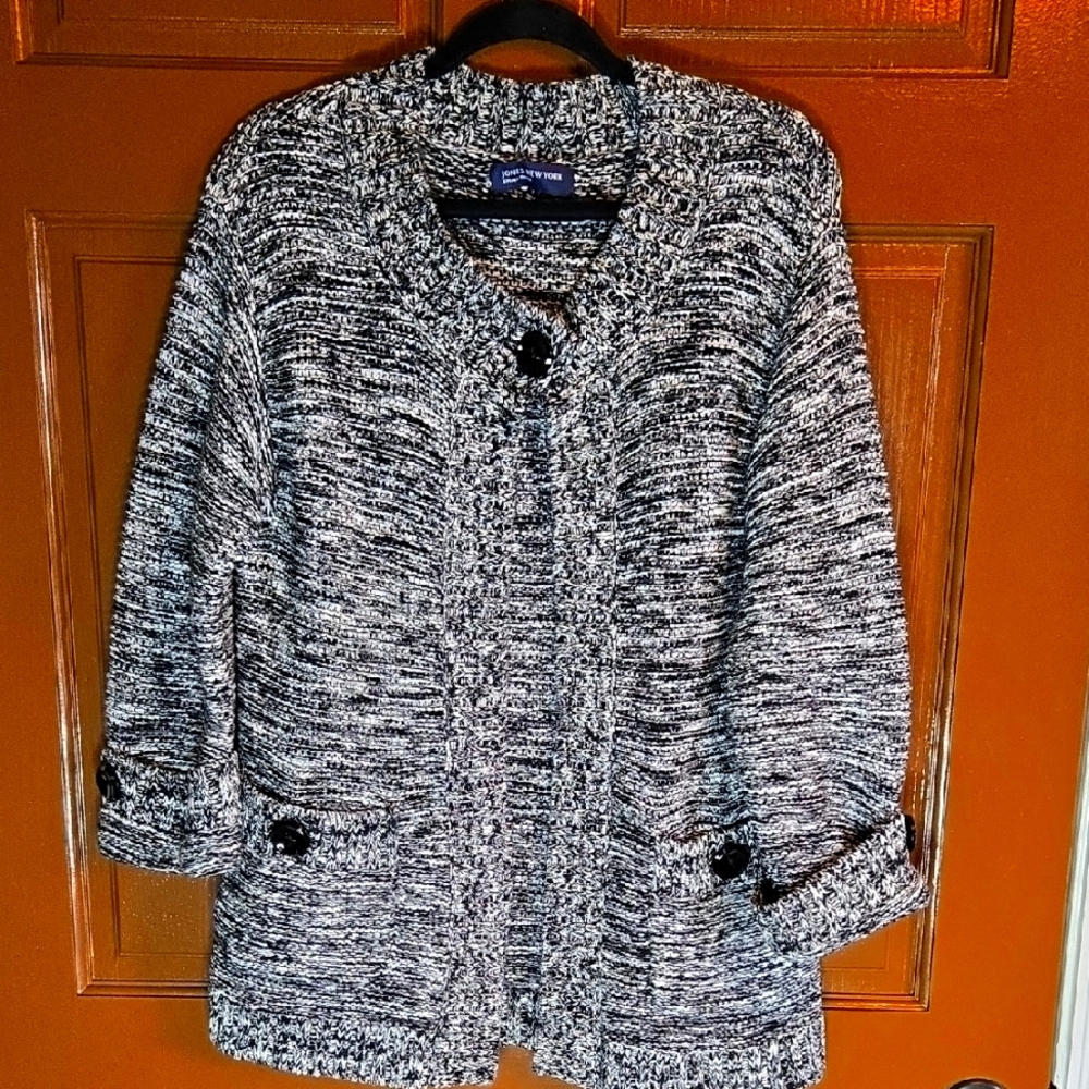 Jones N.Y.-Blk/white one button closure open sweater Sz. S